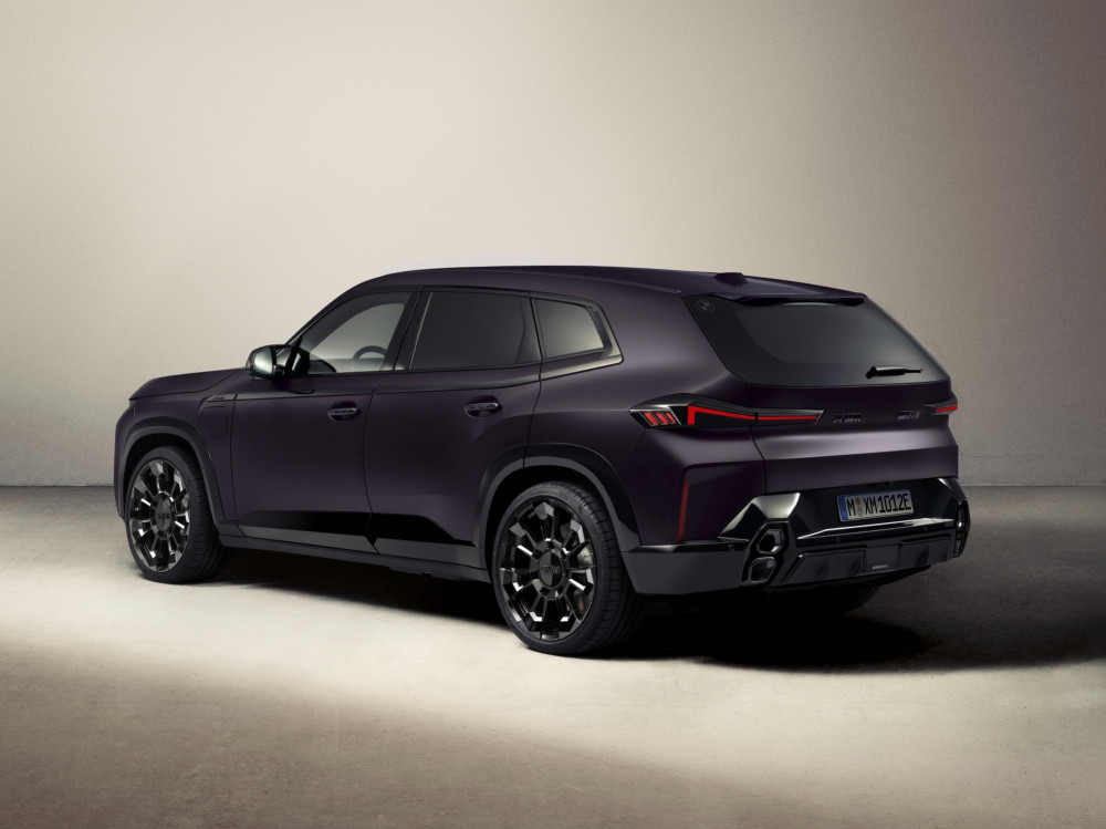 2025 BMW XM Kith